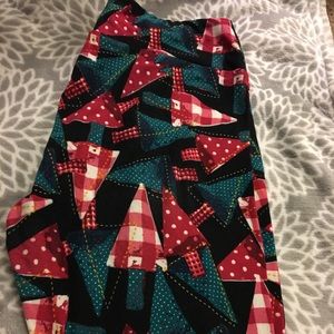 LULAROE TC CHRISTMAS LEGGINGS 💚